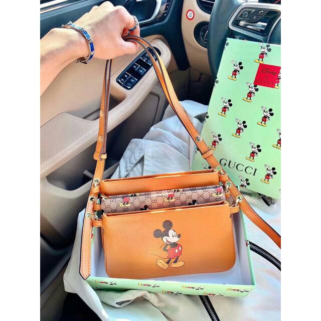 TAS SELEMPANG
GUCCI MICKEY TRIPPLE
FREE BOX