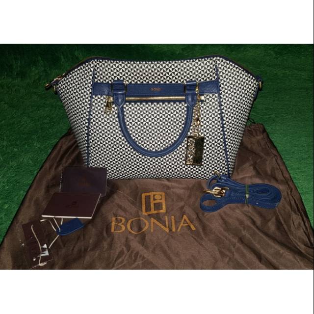 Preloved bonia antigona catur