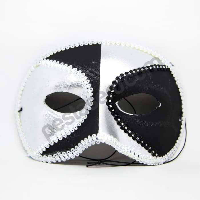 Topeng Mata Hitam Putih