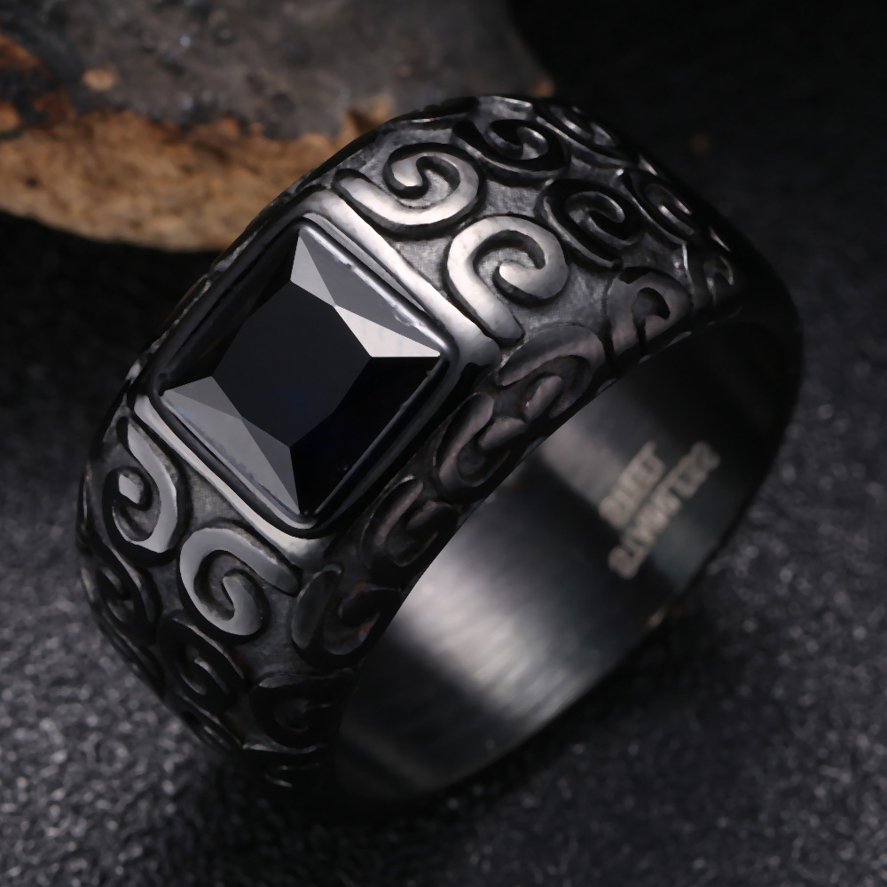 Cincin Baja Titanium Batu Permata Kristal Hitam Pola Ukiran Vintage Pria Fashion Perhiasan Rings