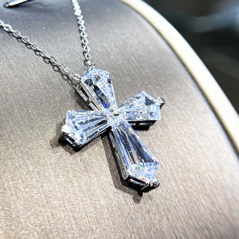 Luxury Super Flash High Carbon Diamond Cross Necklace