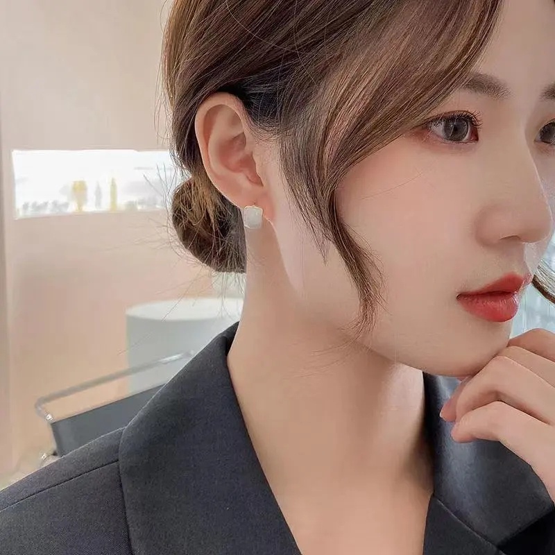 1 Pasang Anting Stud Bentuk Geometris Gaya Elegan Minimalis Untuk Wanita