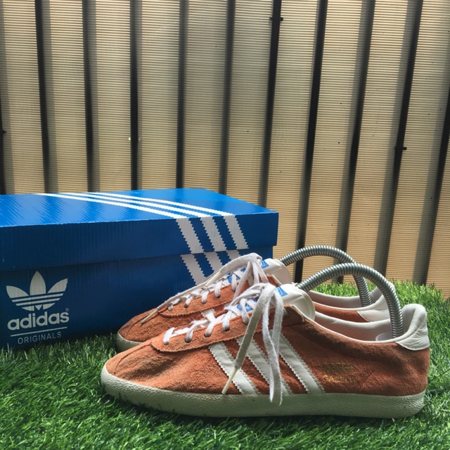 adidas gazelle og orange