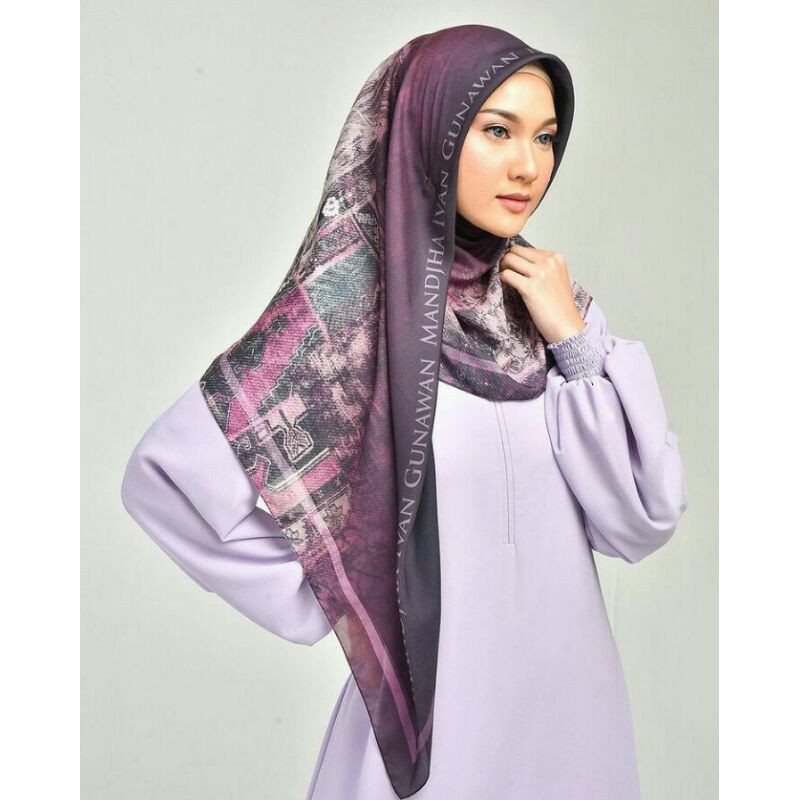 milan gradasi purple (1hijab 2 warna) free box by mandjha ivan gunawan