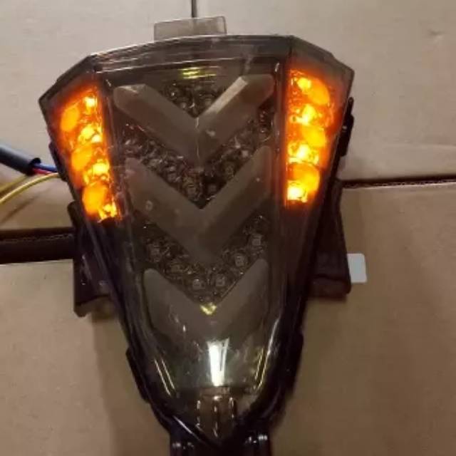 Lampu Stop R15 LED + Sen