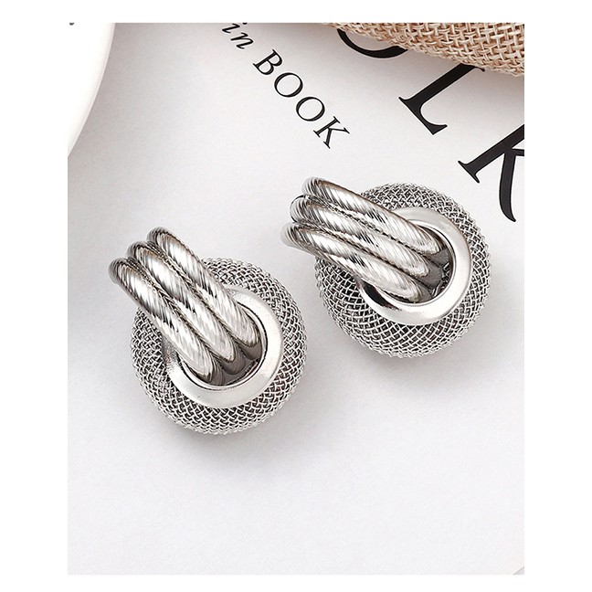 LRC Anting Tusuk Fashion K Grid Textured Earrings Y61832