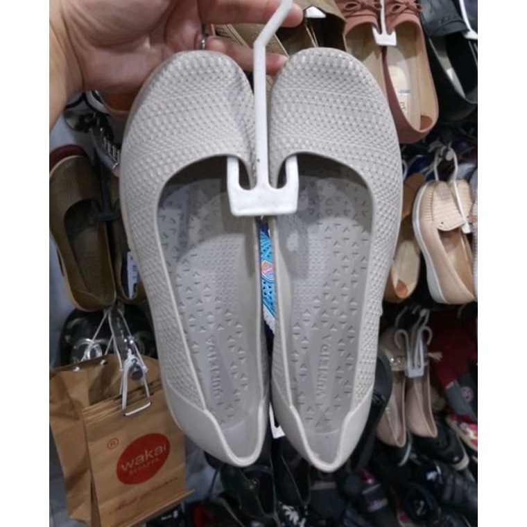 sepatu wanita slip on yumeida karet  trendy