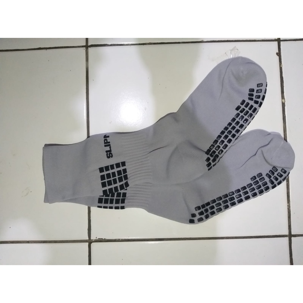 KAOS KAKI FUTSAL ANTISLIP / KAOS KAKI BOLA PENDEK / KAOS KAKI SETENGAH BETIS/ KAOS KAKI GRID MERK SLIPMAX