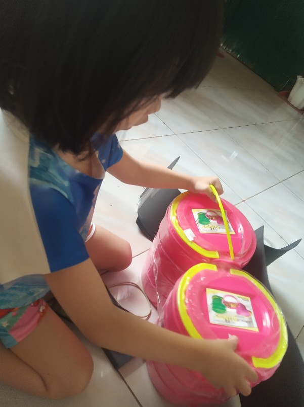 Rantang Susun Plastik Bunny Susun 2, 3, Dan 4 Rantang Makanan