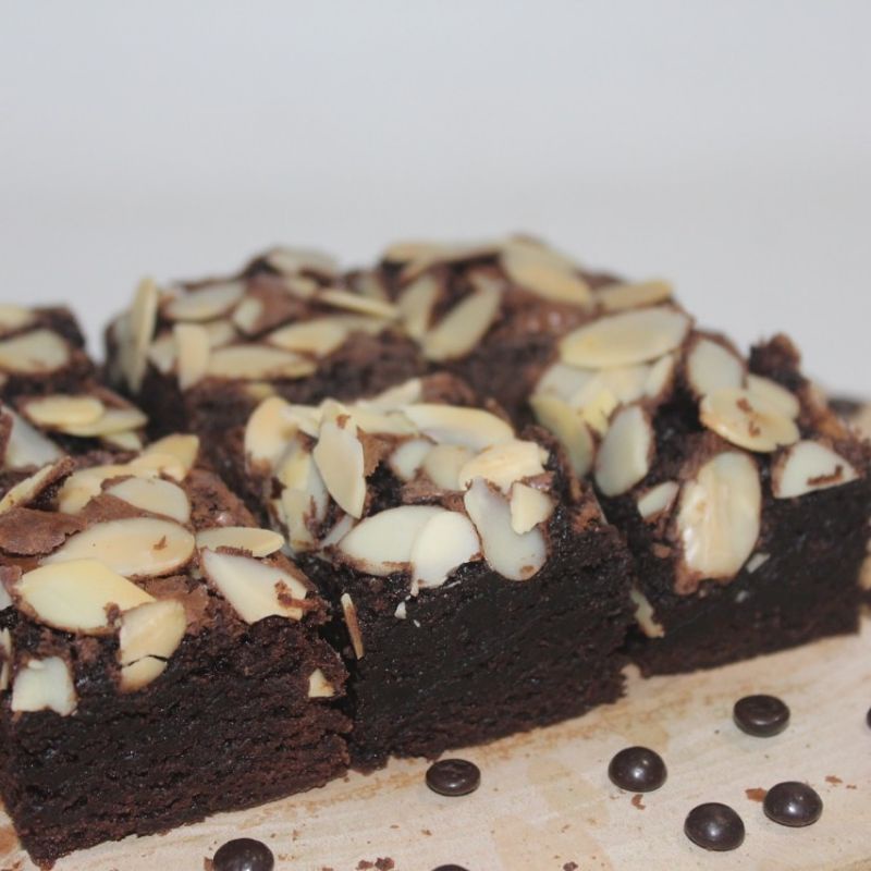 

Brownies Panggang Topping Almond Keju