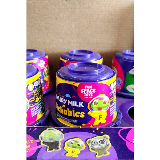 

Cadbury - Dairy Milk in Lickables - FREE TOY - 20 gr CADBURY Diary Milk Chocolate in Lickables 20gr 1paket isi 12cs