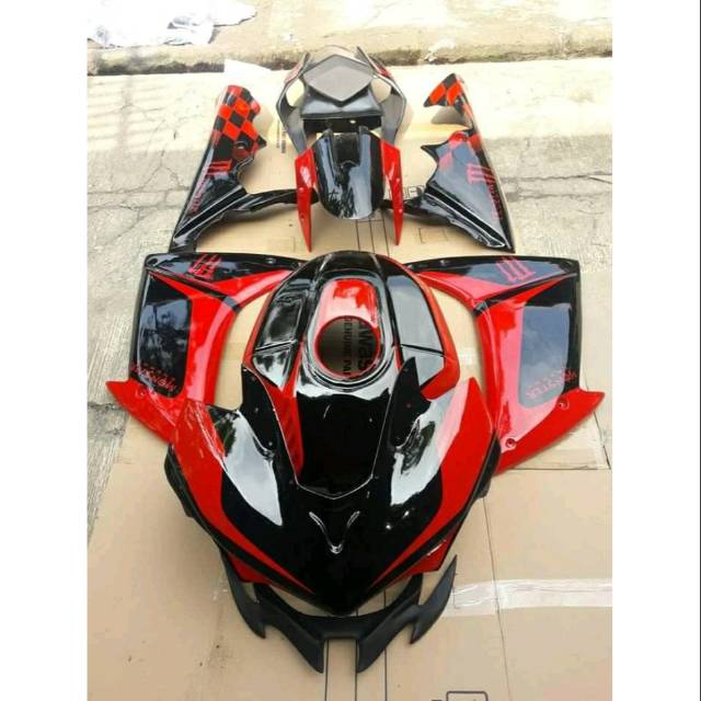 Body yamaha R15