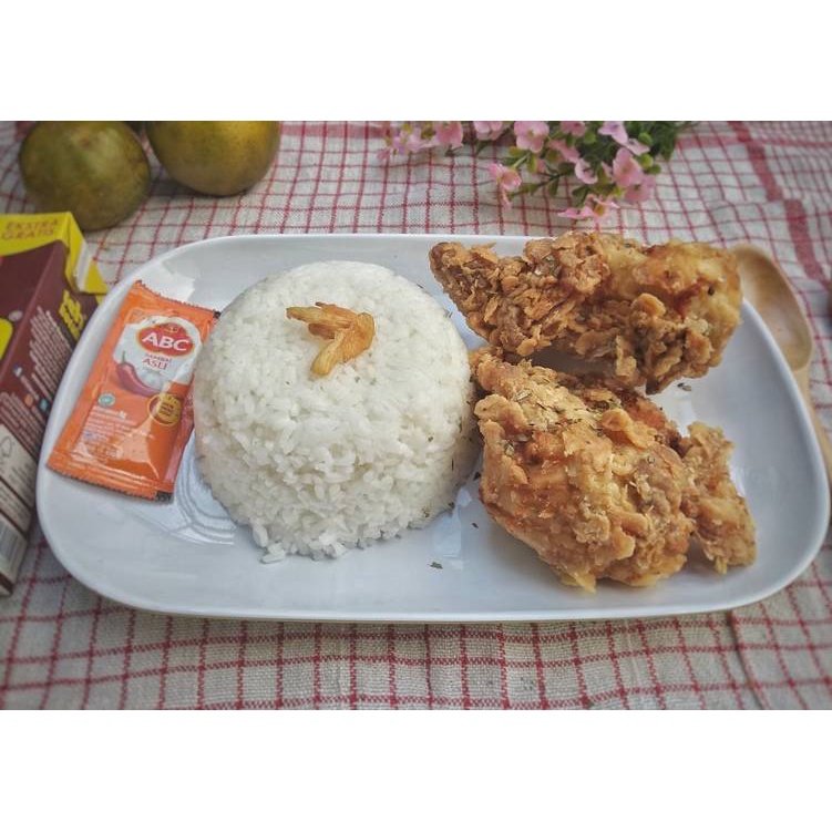 

Paket fried chicken + nasi