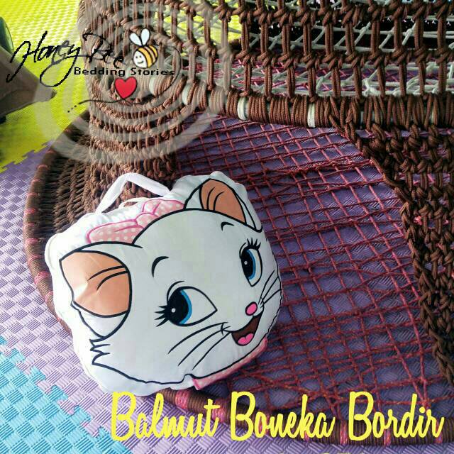 HoneyBee : Bantal Selimut Karakter MARIE CAT Kucing
