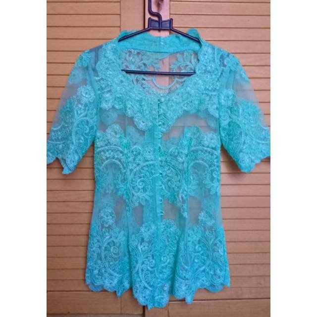 Kebaya brokat preloved