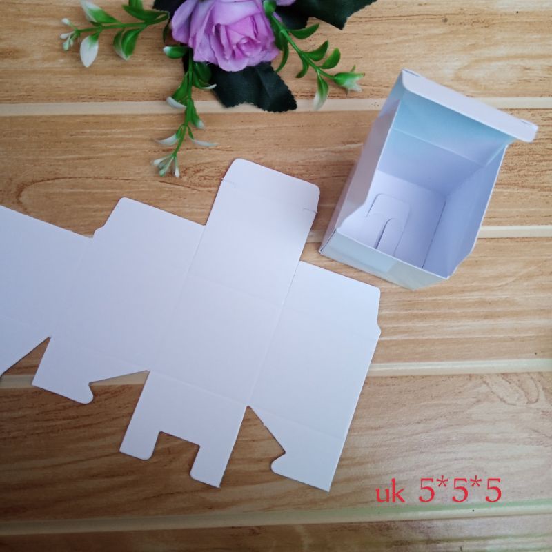 

box pot cream 5x5x5( isi 10pcs)