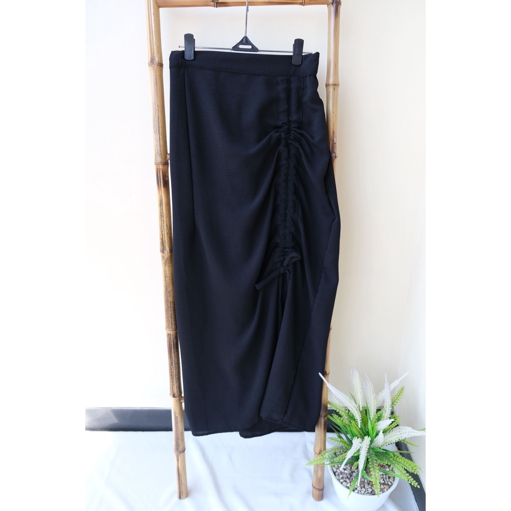 JOSEP SERUT ROK CRINCLE WANITA-HITAM