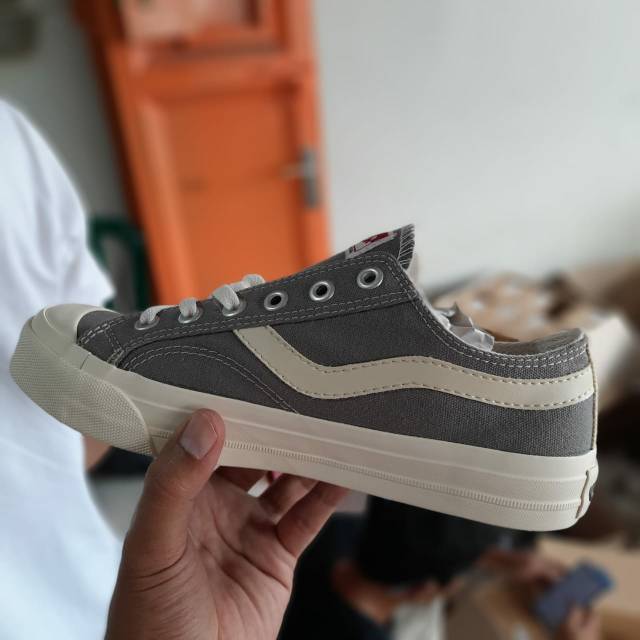 SEPATU SNEAKERS VENTELA PUBLIC GREY
