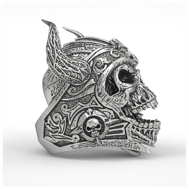 Cincin Desain Tengkorak Warrior Gothic Tauren Punk Warna Silver / Hitam Untuk Pria