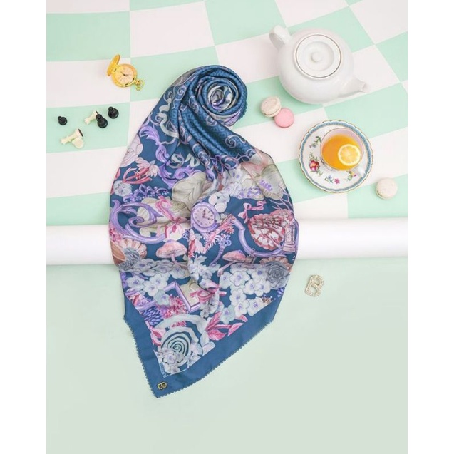 Wonderland Series Buttonscarves X Disney in Crown Blue