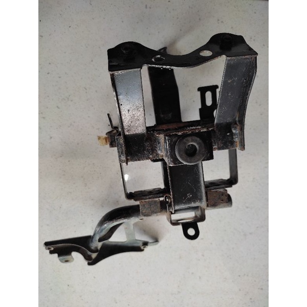 dudukan aki honda vario 125 old