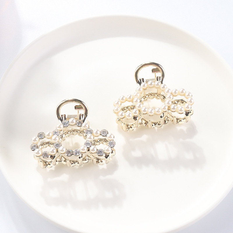 Jepit Rambut Bentuk Hiu Aksen Mutiara Gaya Korea Untuk Wanita