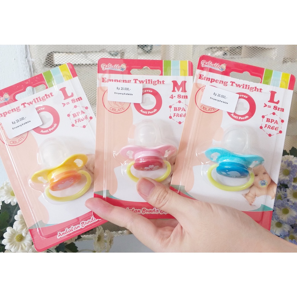 Empeng Pacifier Import Dengan Wadah