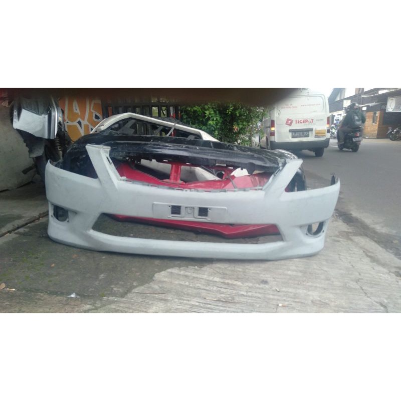 bemper depan innova 2012 original