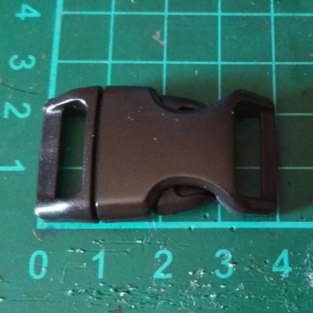 

Buckle plastik 5/8" hitam