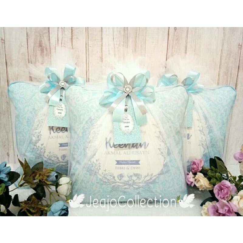 

souvenir, hampers bantal custom