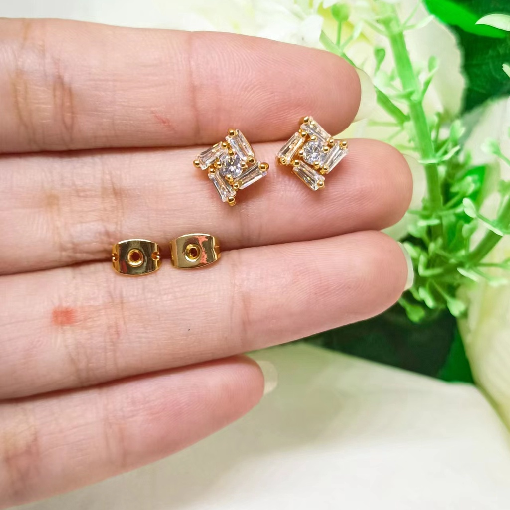 Earring Anting Fashion Wanita  Ear studs earrings