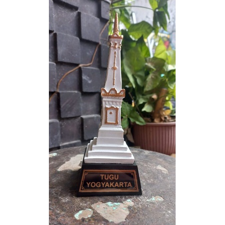 Bakulanku1717 Oleh-Oleh Jogja Miniatur Souvenir Tugu Jogja