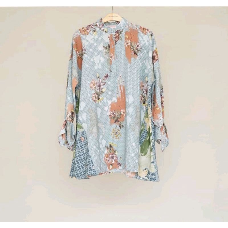 PRELOVED RIA MIRANDA ERYA TOP BLUE S/M