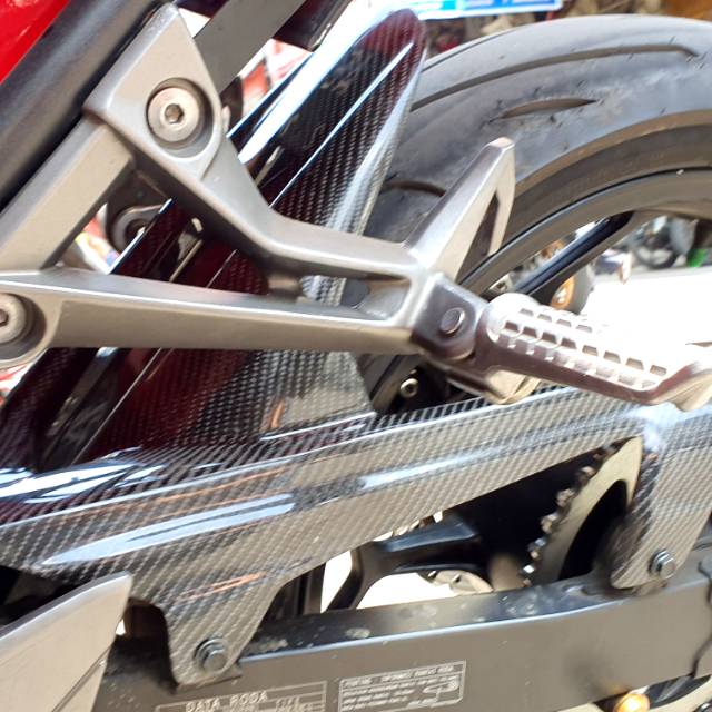 Hugger Kolong Ban Ninja 250 Fi Carbon Kevlar Original