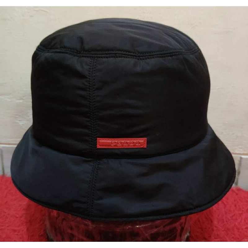 bucket hat prada