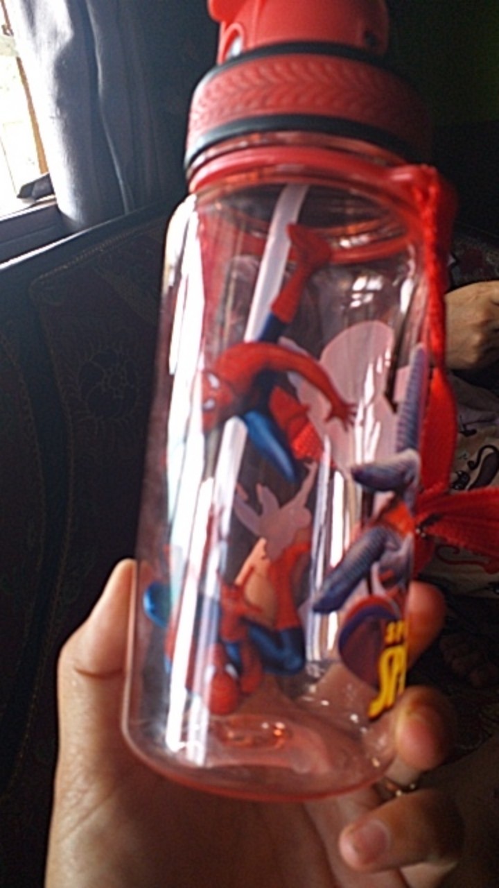 Botol Minum Sedotan Tali Panjang Karakter Kode 3675