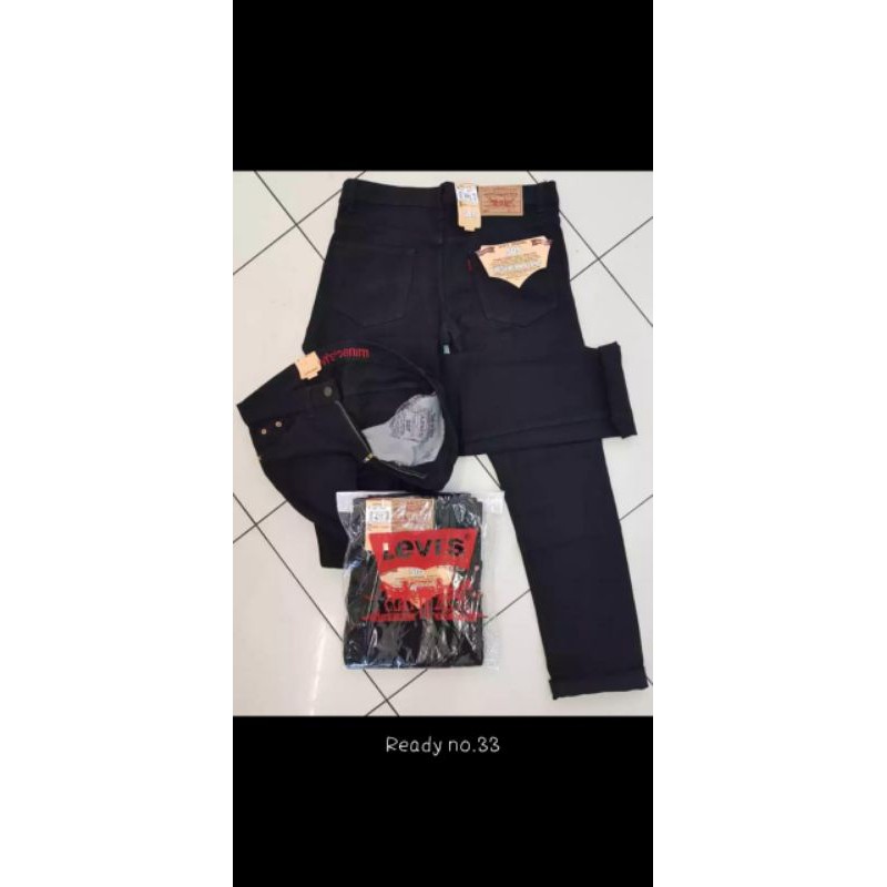 celana Levis hitam