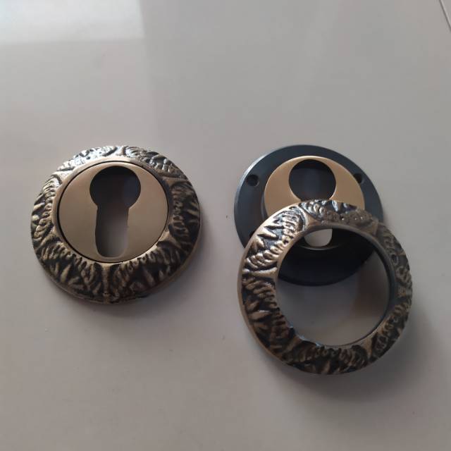 Ring lubang kunci kuningan antik