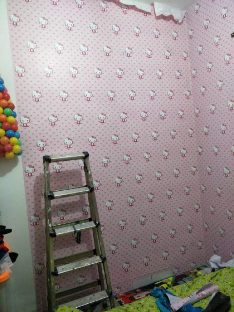 Wallpaper Dinding Motif Hellokity Pink