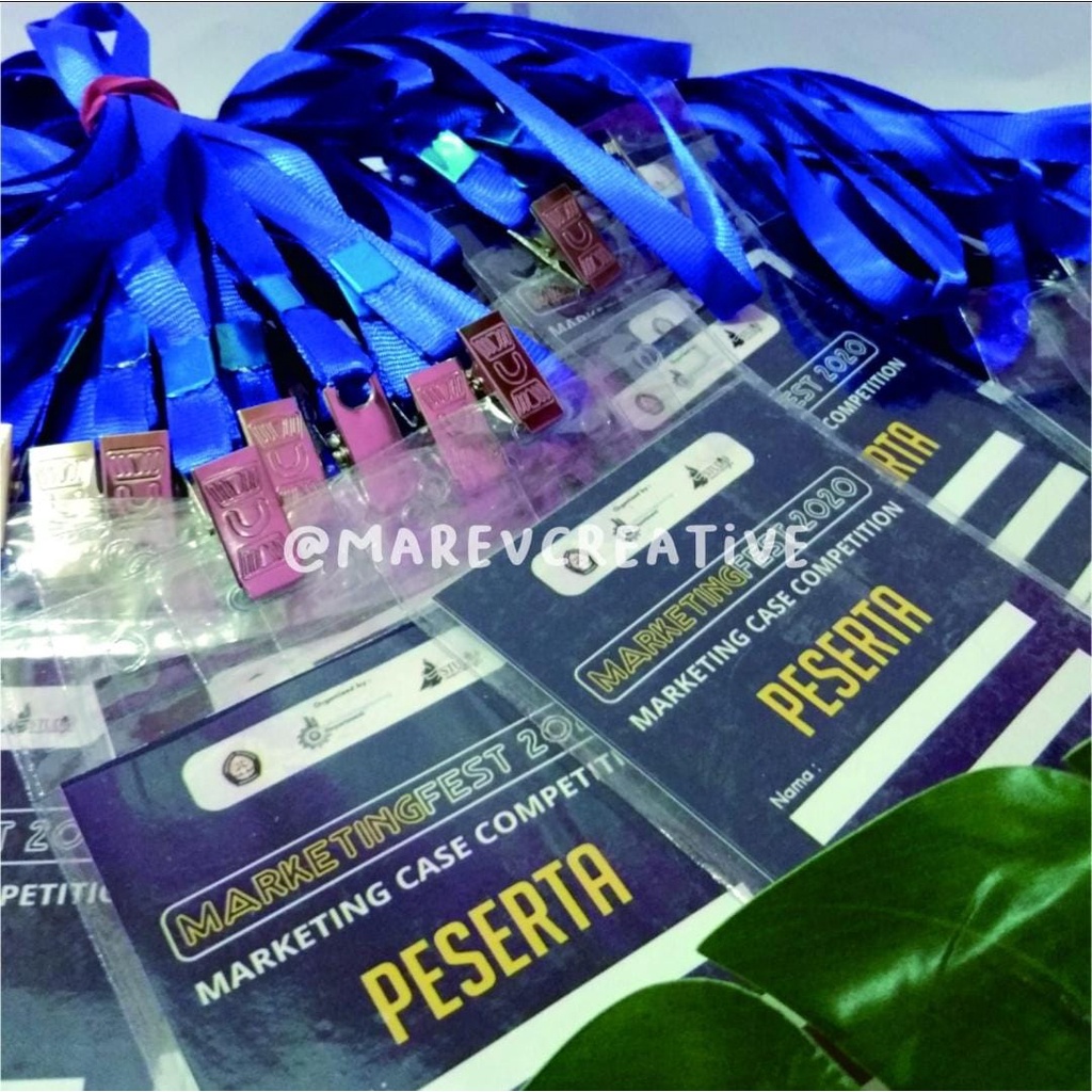 

NAME TAG ID CARD , NAME TAG PENITI , NAME TAG CUSTOM , NAMA DADA BAHAN AKRILIK UK. 8X2 CM NAME TAG MAREV CREATIVE