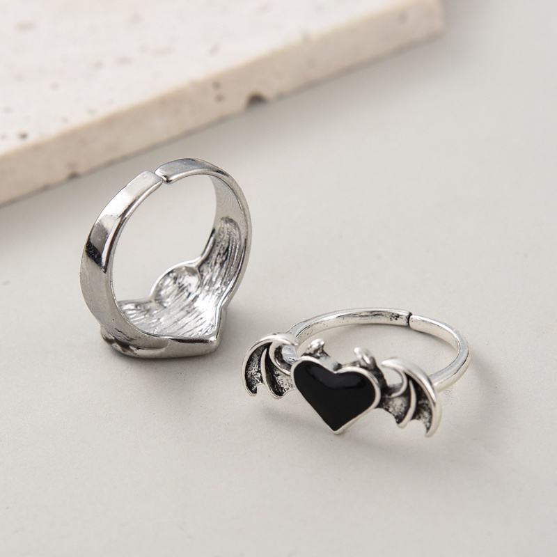 1pc Cincin Bentuk Sayap Iblis Bahan Alloy Warna Hitam Gaya Retro Punk Adjustable Untuk Unisex