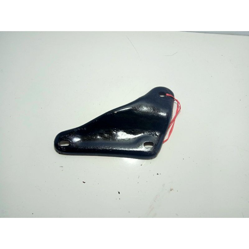 Dudukan knalpot Honda c700 c800 astrea star