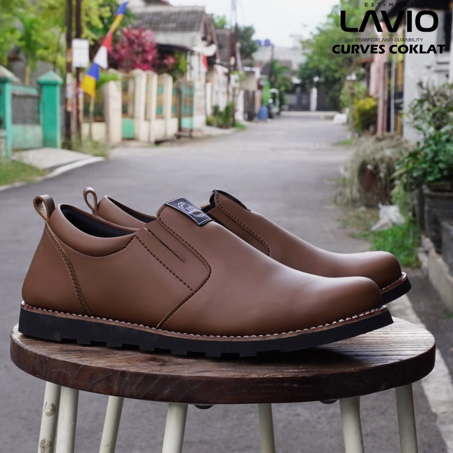 Sepatu Slip On Casual Ujung Besi Keren Kekinian Lavio Curves