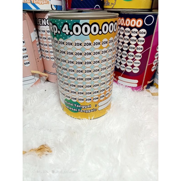 Celengan target Viral