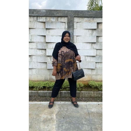 TUNIK JUMBO BIGSIZE 3L 4L 5L XXXXXL LD 120 130 140 LENGAN BELAH VARIASI SUPPORT BUSUI RISLETING DEPAN BATIK MOTIF ABU DAN MOCCA