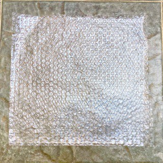 

Bubble wrap untuk tambahan packing