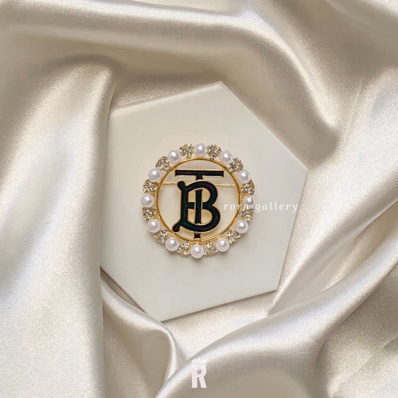 Rora PART 1 NEW BROOCH | BROS BUTTONSCARVES | Rora Gallery-Circle 3 gold