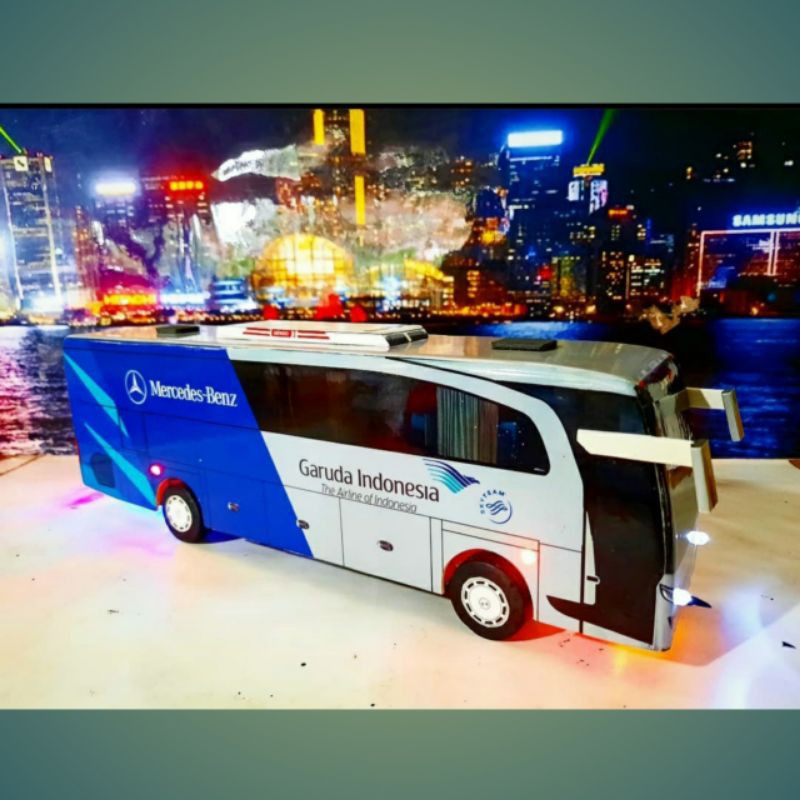 MAINAN MINIATUR BUS GARUDA INDONESIA