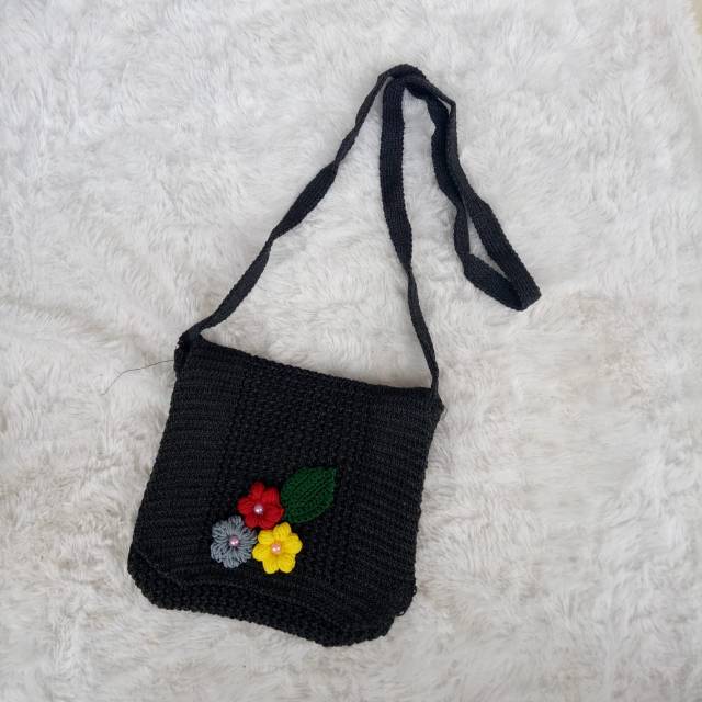 Tas selempang rajut murah model oval / grosir tas rajut