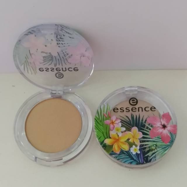 Eyeshadow Essence warna kuning keemasan